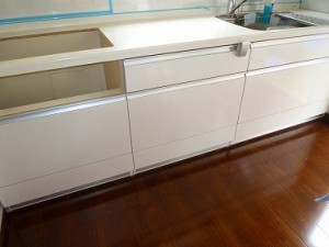 昔ながらのキッチンから明るく使い勝手の良いシステムキッチンへ