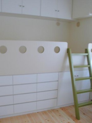 収納量も抜群の子供用ベッドが完成しました。