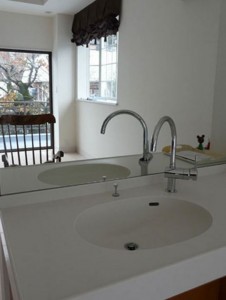 品の良い上質な空間へ。日中も有意義に過ごせるような部屋となりました。