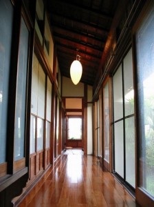 築80年の古民家を再生。古さを残しつつ快適な環境へ整えました。