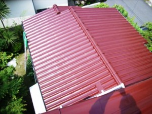 スレート瓦屋根の遮熱塗料での塗り替え工事でした。