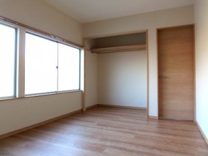 仕上げ材を替え、和室から洋室へ