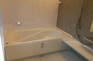 最新のシステムバスに、洗面は2ボウル。手入れも格段にしやすくなりました。