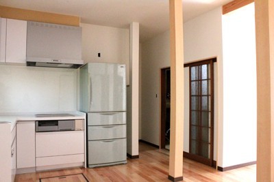 暗かった室内が明るく。LDKを一体化させてす広々とした空間に。