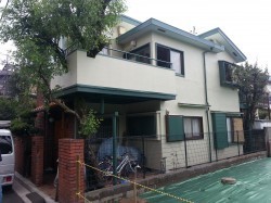 遮熱塗料で外壁全体と木部なども塗り替え快適な住まいに。