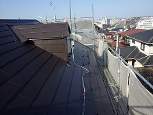傷みが激しかった屋根を葺き替え、見違えるように綺麗に仕上がりました