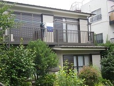劣化してきていたスチール製のベランダをアルミ製のベランダへ交換しました。