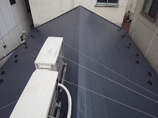 雨漏りしていた瓦屋根から「横暖ルーフ・きわみ」に葺き替えました。