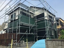 グリーンとホワイトの素敵な外観に。満足のいく仕上がりになりました。