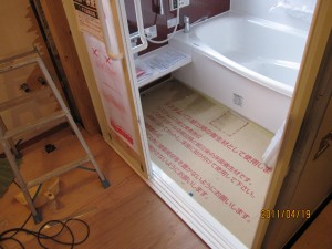 従来の浴室をユニットバスにしました。
