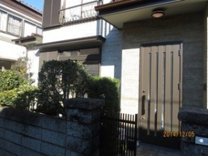 重厚感溢れる佇まいのご自宅に。