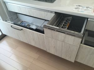 便利な機能もたくさんついた明るく使い勝手のいいキッチンへ