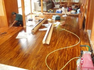 畳からフローリングに張替え。床はフラットに、空間は広々としました