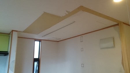 天井の補修工事を行いました