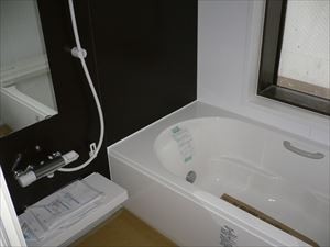 シロアリの心配があった浴室をリフォーム。部材も交換、補強し快適な浴室に。
