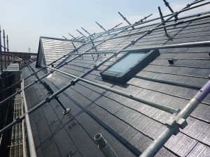 光沢のあるコロニアル屋根に！新築当時の屋根に戻りました！