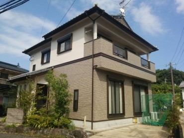 宮崎市清武町にあるS様邸の外壁塗装の工事です。