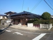 シックでクールな印象の屋根に塗り替えました。