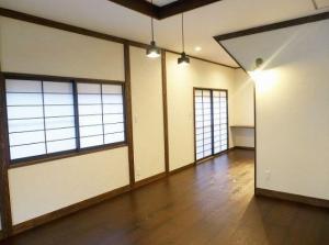 和室は残しながらも現代風のお洒落な縁なし畳に