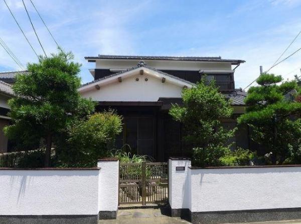 和モダンの落ち着きのある外観に仕上がりました