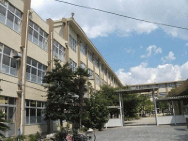 校舎も綺麗に明るくなりました！