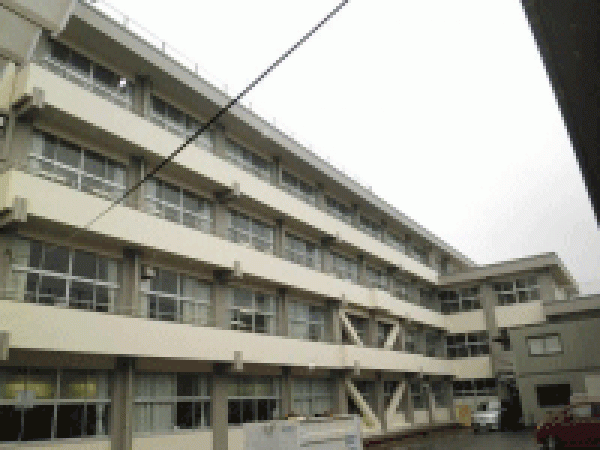 明るく綺麗な校舎に生まれ変わりました