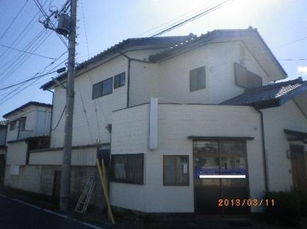 新築のような真っ白な外観に生まれ変わりました。