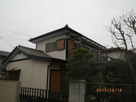 軒天張り替えのついでと外壁も綺麗に塗り替えました。
