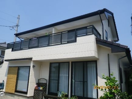 塗り替えたことで外観がパッと明るくなりました。
