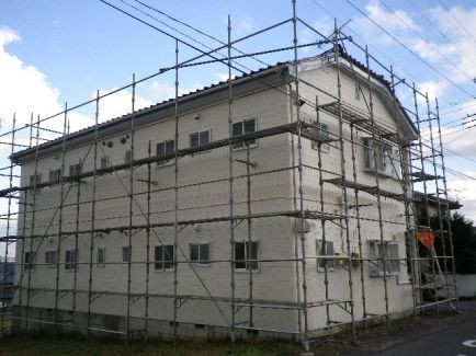 明るい雰囲気のアパートに仕上がりました。