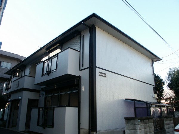 アパートの屋根と外壁塗装です。