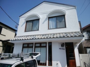 真っ白で清潔感溢れる外観に仕上がりました！
