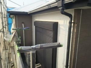 歪んでいたシャッターとサッシを新規交換しました。