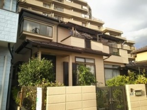 耐久性の高い塗料で外壁の意匠性をそのままに塗り替えました