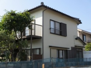 玄関、外観が見違えるように生まれ変わりました。