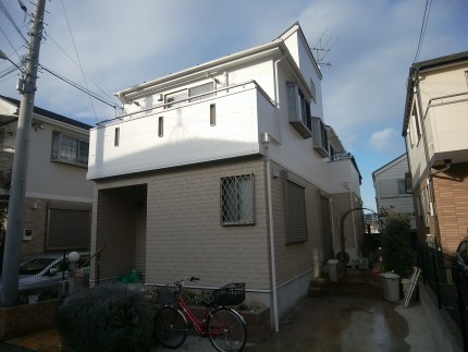 1Fをクリアー塗装、2Fを汚れに強い塗料で塗り替えました！