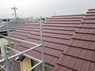 苔が発生し劣化していた屋根が見違ええるほどになりました！
