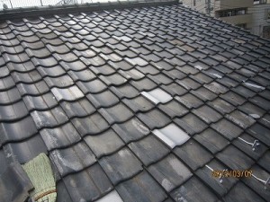 部分的な瓦の差し替え工事を行い、雨漏りを改善させました