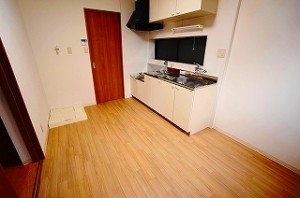 駐車場が居住スペースに。限られたスペースを上手く使い、間取りを作成しました。