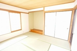 畳も襖も壁も張替え、リフレッシュされた和室に。