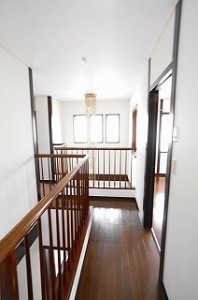 LDKと合せて廊下、階段、2階洋間も綺麗にしました。