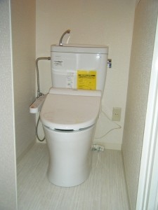 清潔感あるトイレに。節水型で節約にもなります。