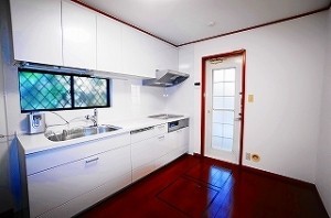 LIXILのシエラにキッチン入れ替え。飽きのこないデザインにしました。