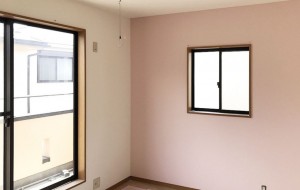 白を基調に自然素材に包まれた優しい空間になりました。