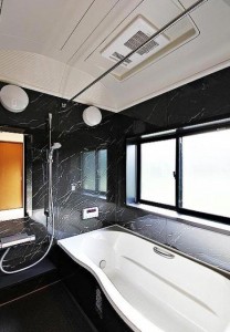 LIXILのアライズ（浴室）、ルミシス（洗面化粧台）を設置しました。