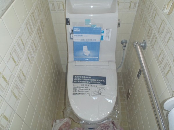 LIXILのアメージュZに取り替えました！シンプルなデザインで清掃性も良好です。