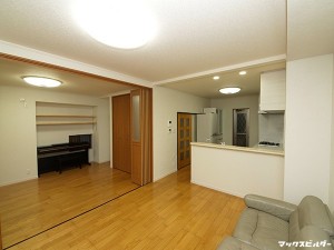18帖の広々としたLDK空間へ
