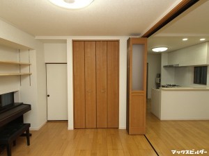 和室から洋室へ、バリアフリーとして段差もなくしました。