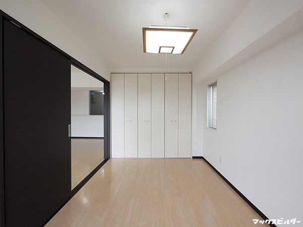 和室から洋室に替えたことで部屋が明るくなりました