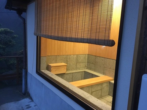 純和風平屋建ての浴室をこだわりの浴室に仕上げました。